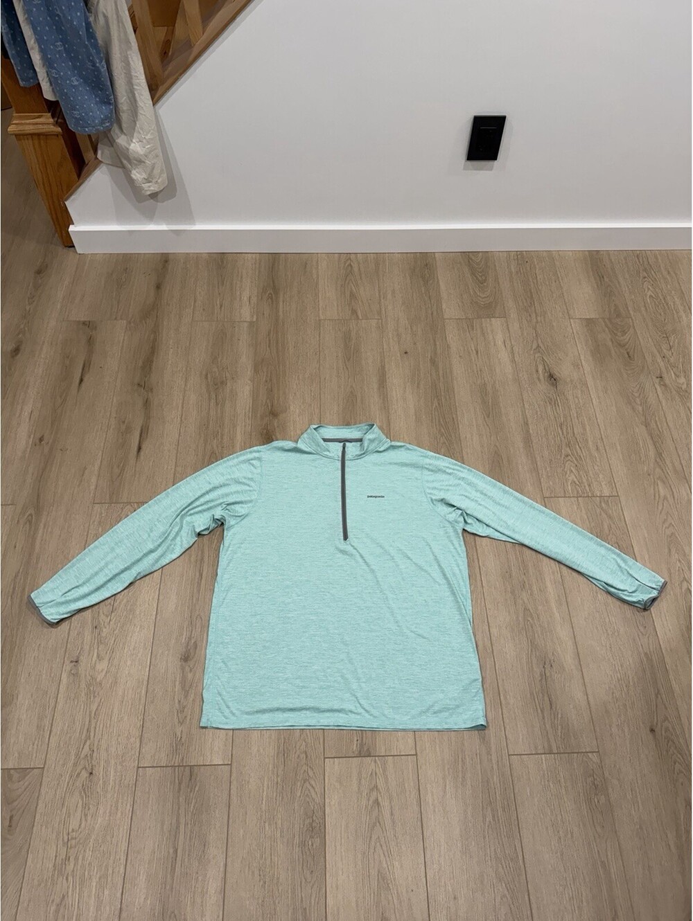 Patagonia Men’s 1/4 Zip Mock Neck Long Sleeve Fishing Pullover XL Light Blue